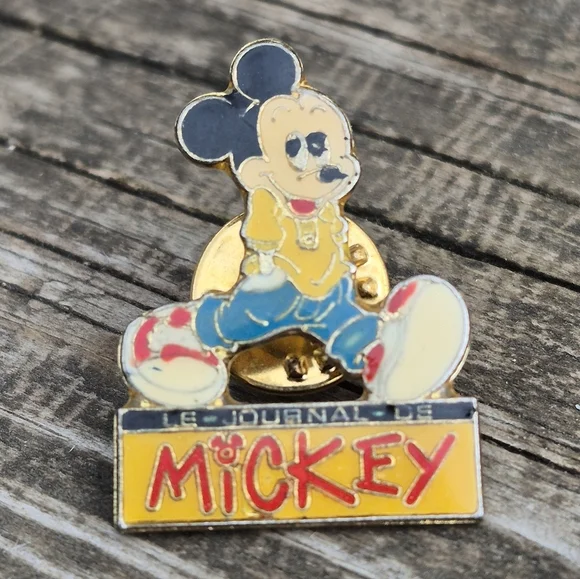 Mickey Mouse Enamel Pin - Picture 12 of 16